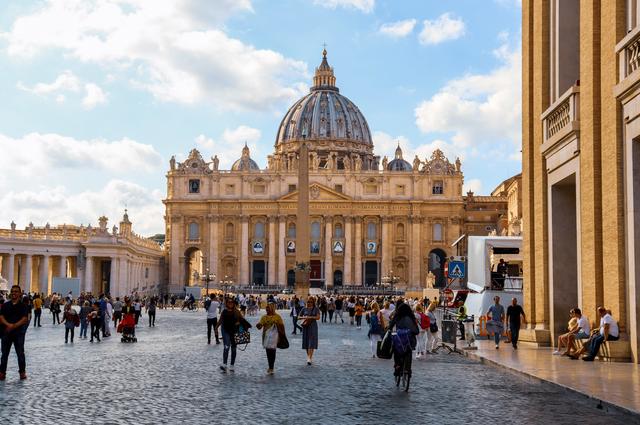 Photo: Ágatha Depiné / Unsplash St. Peter's Basilica